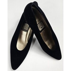 Vintage Nina Women's 6 1/2 M Black Velvet Heels Almond‎ Toe With Box